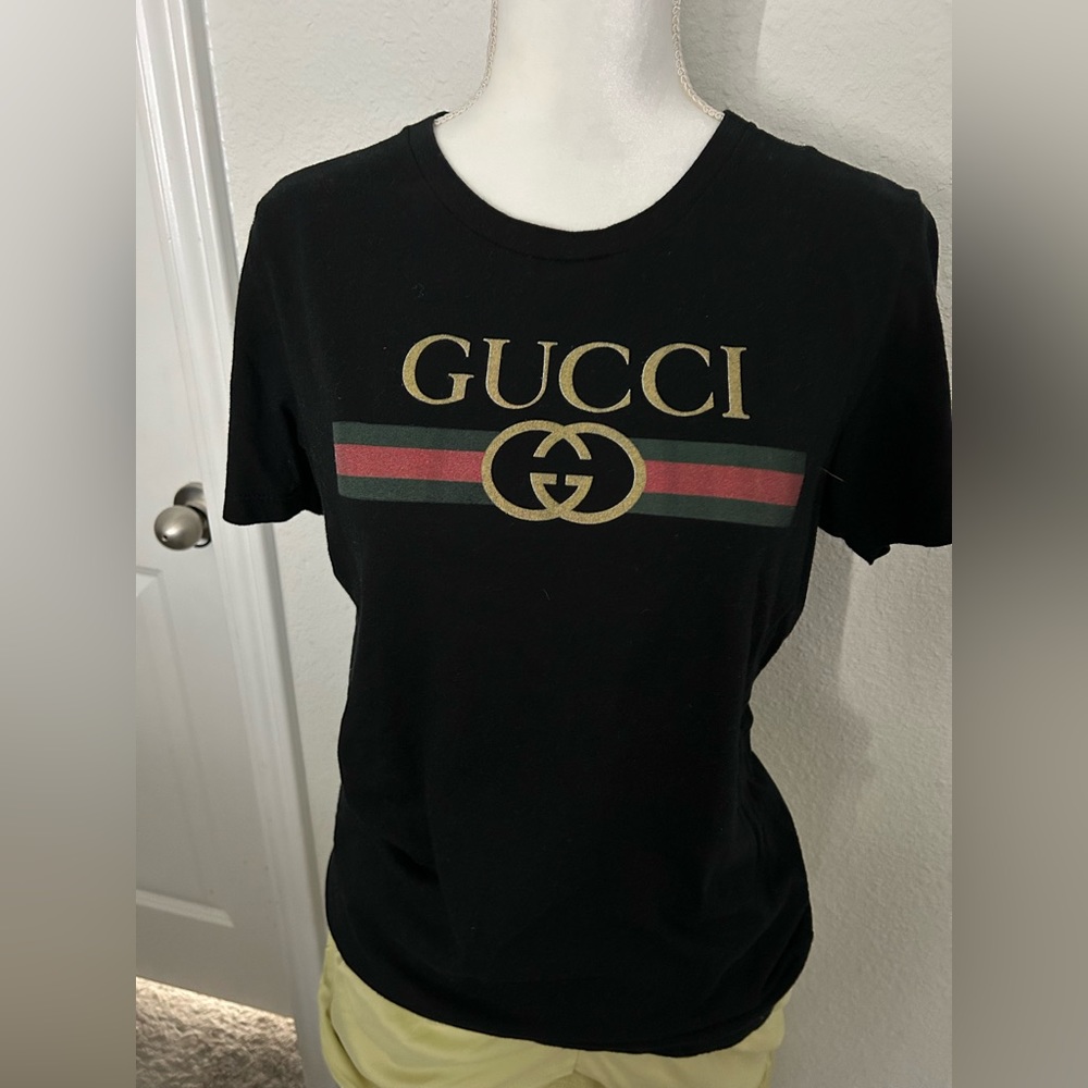Women’s tshirt
